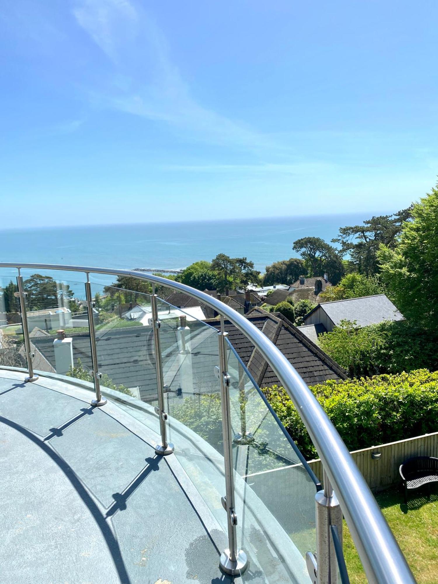 One Of The In Lyme! Breathtaking Views Across The Whole Bay. 3 Stories With 2 Tier Veranda Around The Property. Sleeps 6