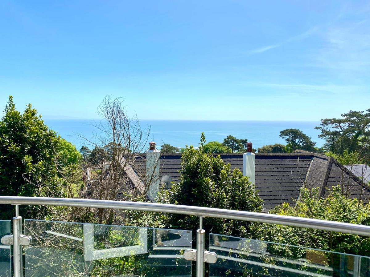 Vakantiehuis One Of The In Lyme! Breathtaking Views Across The Whole Bay. 3 Stories With 2 Tier Veranda Around The Property. Sleeps 6 Lyme Regis