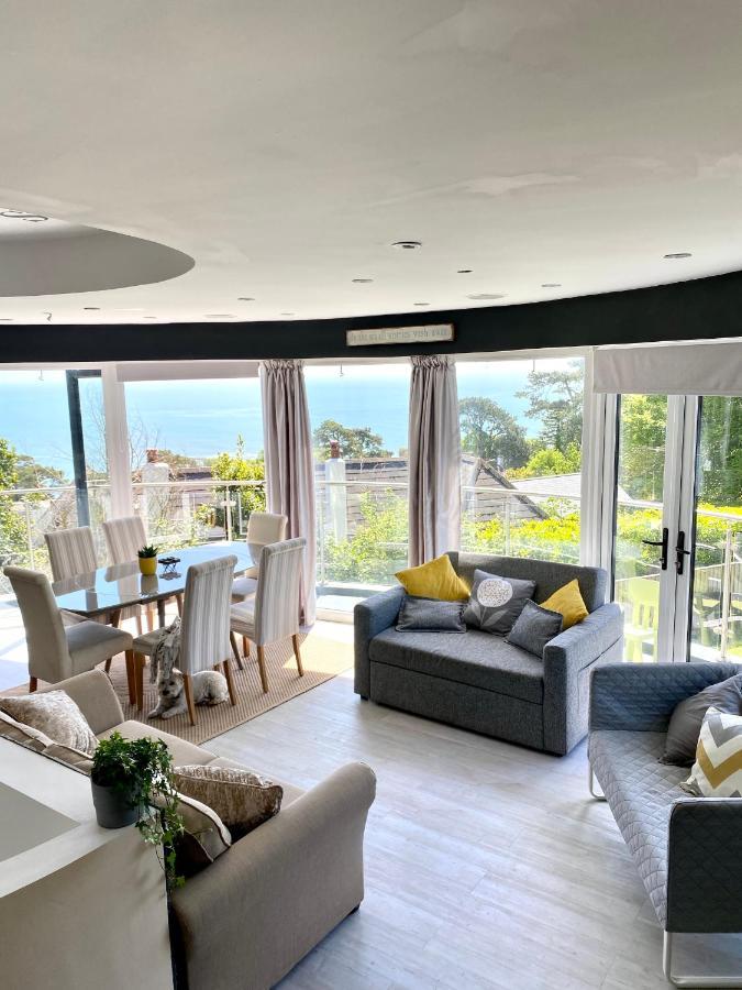 One Of The In Lyme! Breathtaking Views Across The Whole Bay. 3 Stories With 2 Tier Veranda Around The Property. Sleeps 6 Vakantiehuis Lyme Regis