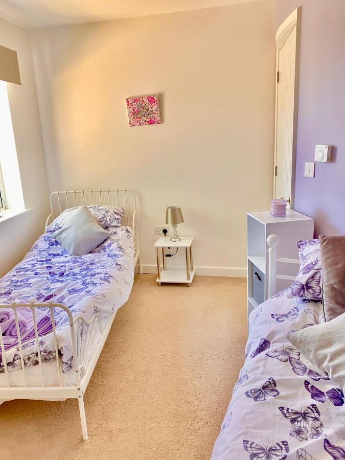 One Of The In Lyme! Breathtaking Views Across The Whole Bay. 3 Stories With 2 Tier Veranda Around The Property. Sleeps 6 Lyme Regis
